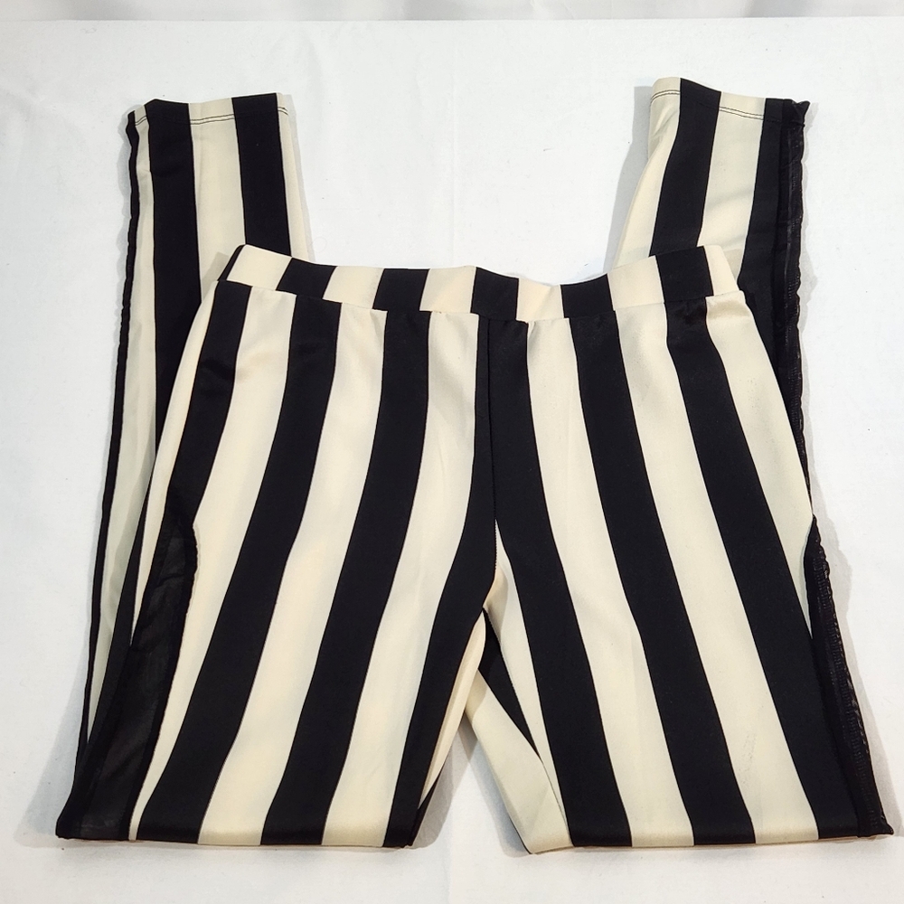 Poof! BEETLEJUICE Creme/Black Legging/Pant